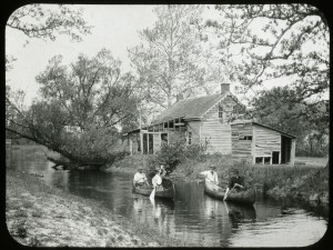 Deserted House at Atsion, N.J. May 18, 1906. Thomas C. Potts second from right. From the Library Company’s Marriott C. Morris Photograph Collection.